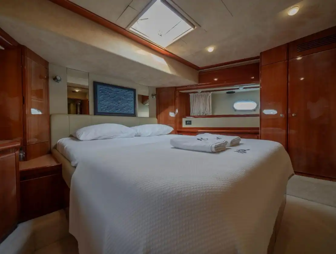 Antalya Yat Kiralama 26m Ferretti 760